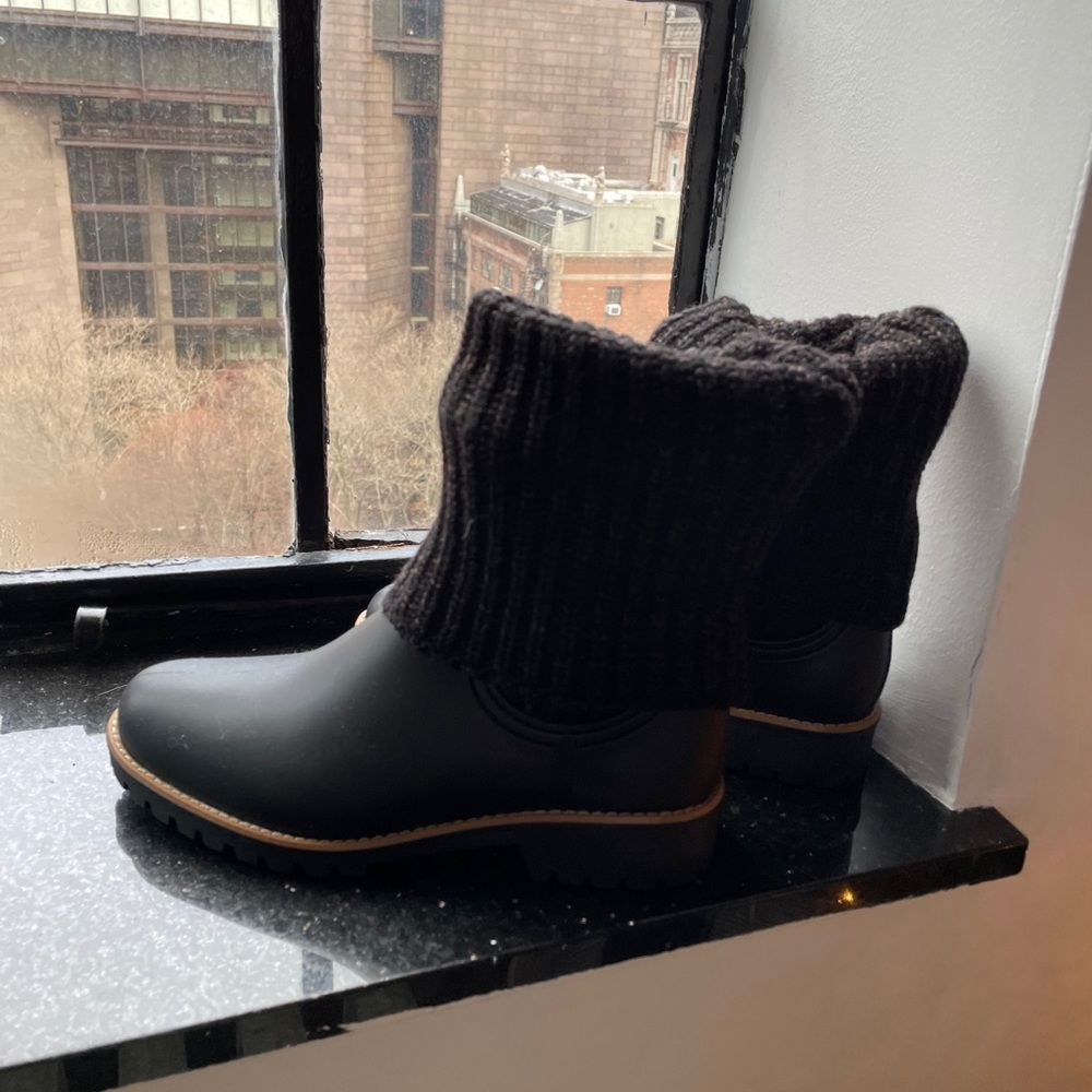 NEW Never Been Worn BERNARDO Zurich Boots Sz 6